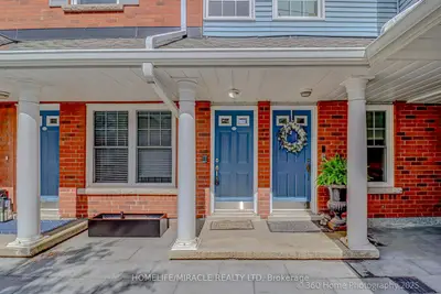 Condo Townhouse in Clarington