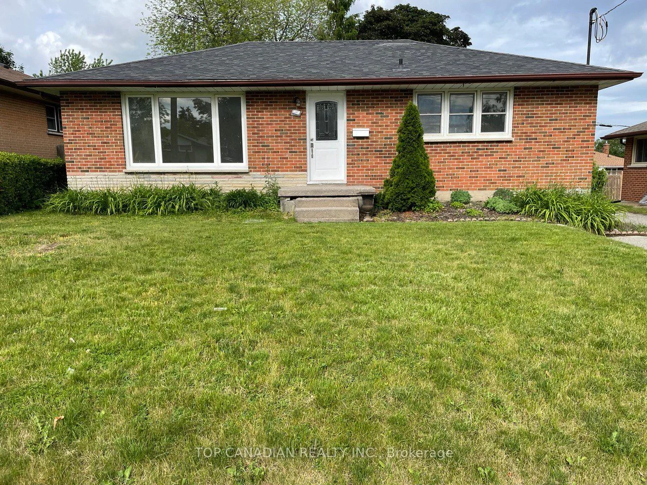 599 Gibbons Street, Oshawa, ON L1J 4Z7