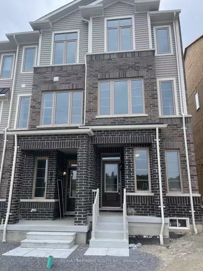 Att/Row/Townhouse in Pickering