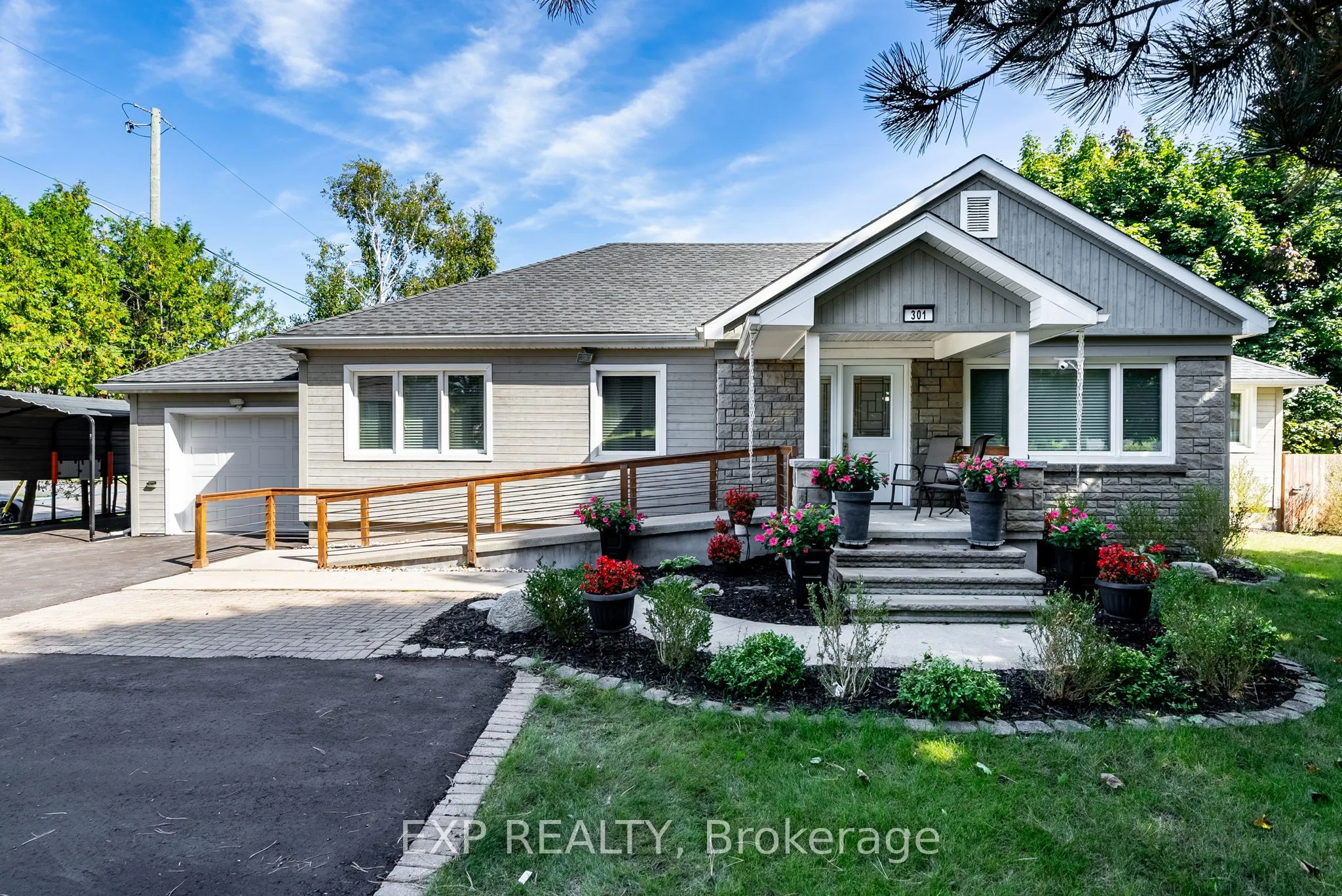 301 Kendalwood Road, Whitby, ON L1N 2G2