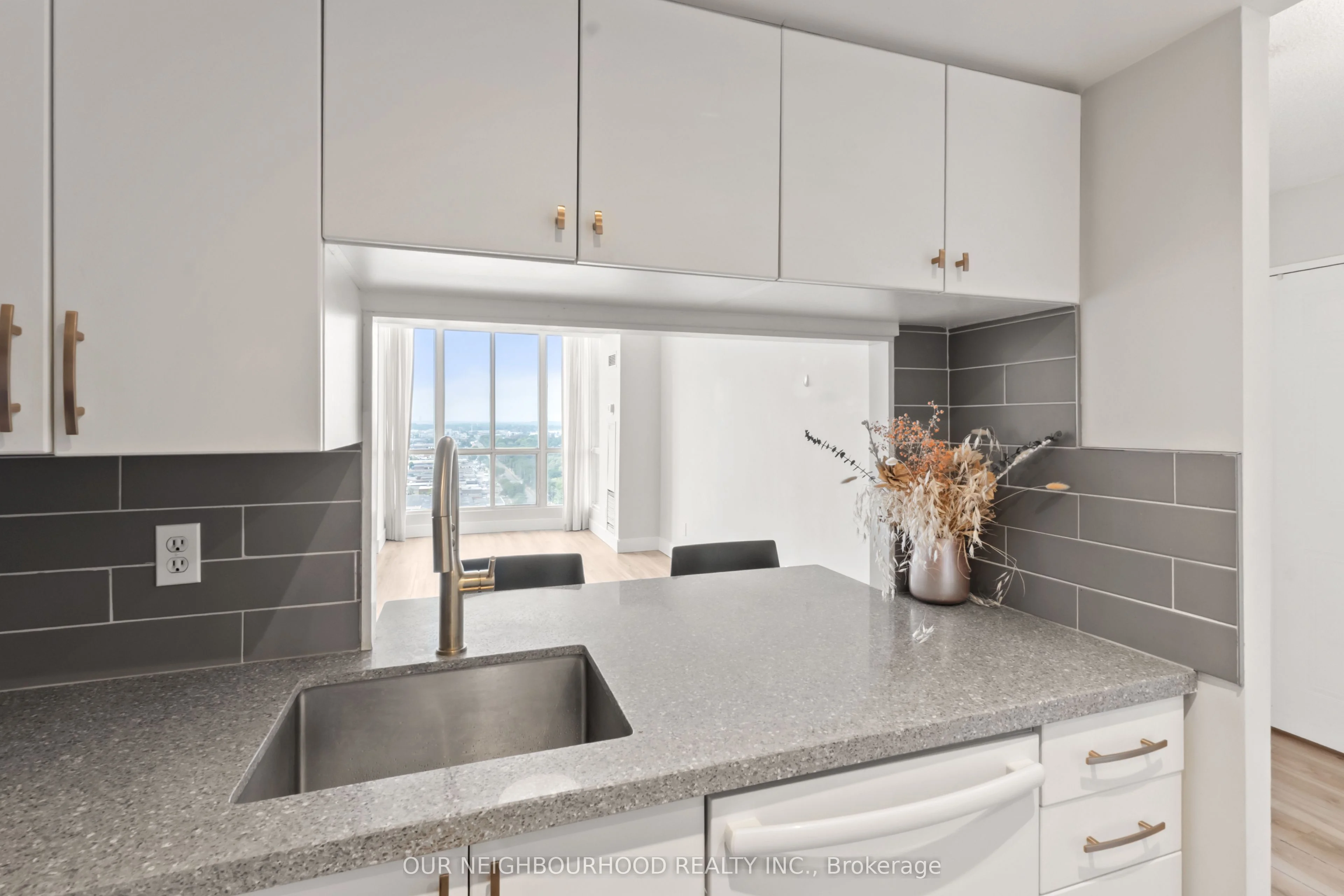 1470 Midland Avenue 2305, Toronto E04, On M1p 4z4