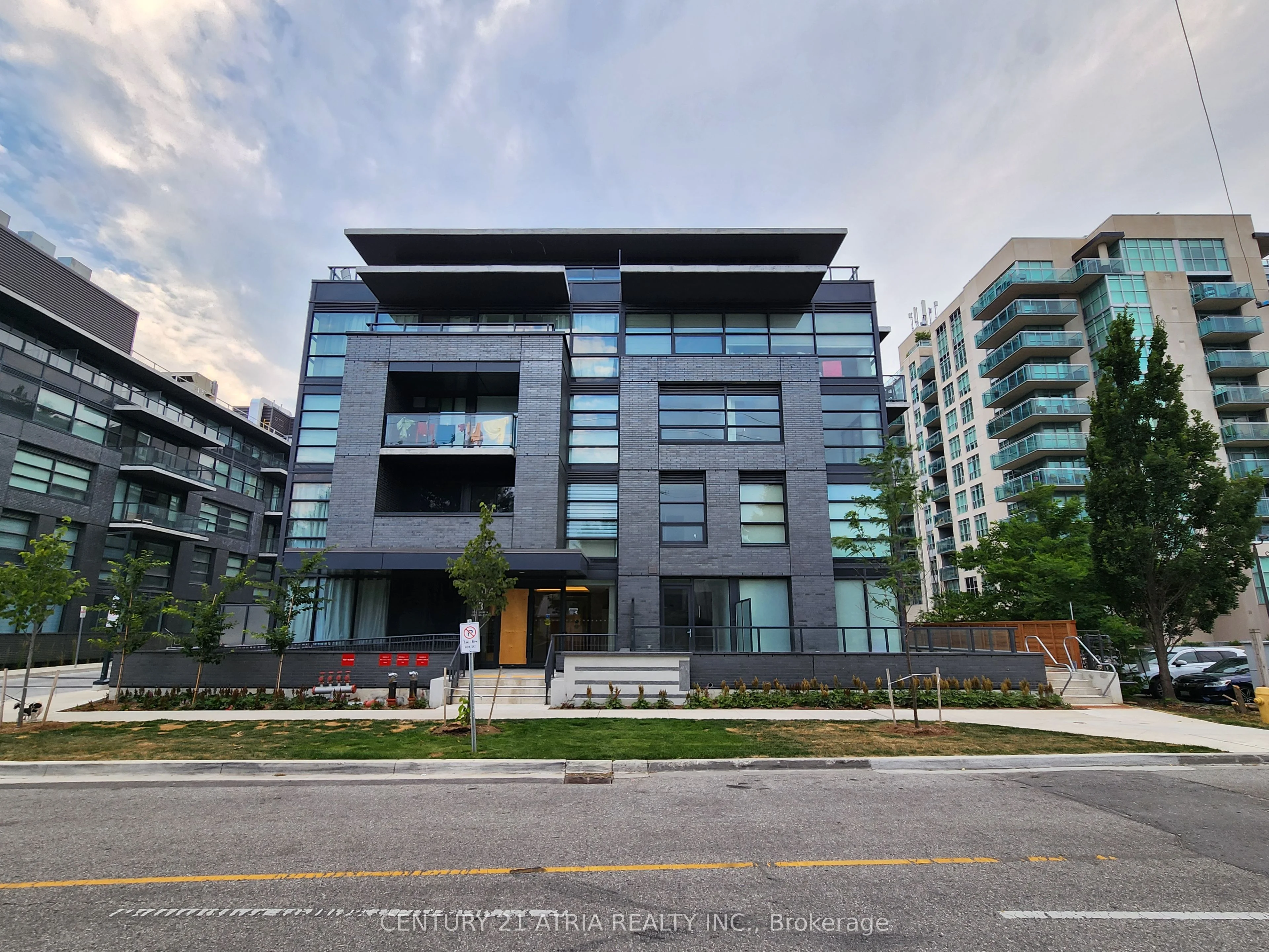 1604 Charles Street 122, Whitby, ON L1N 1B9