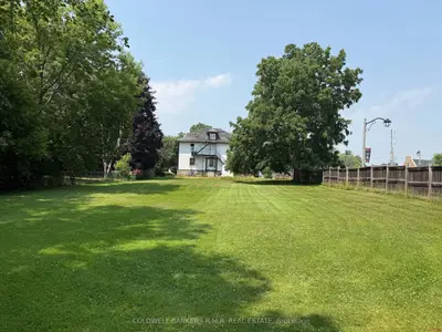 5 Vipond Road W, Whitby, On L1m 1b3