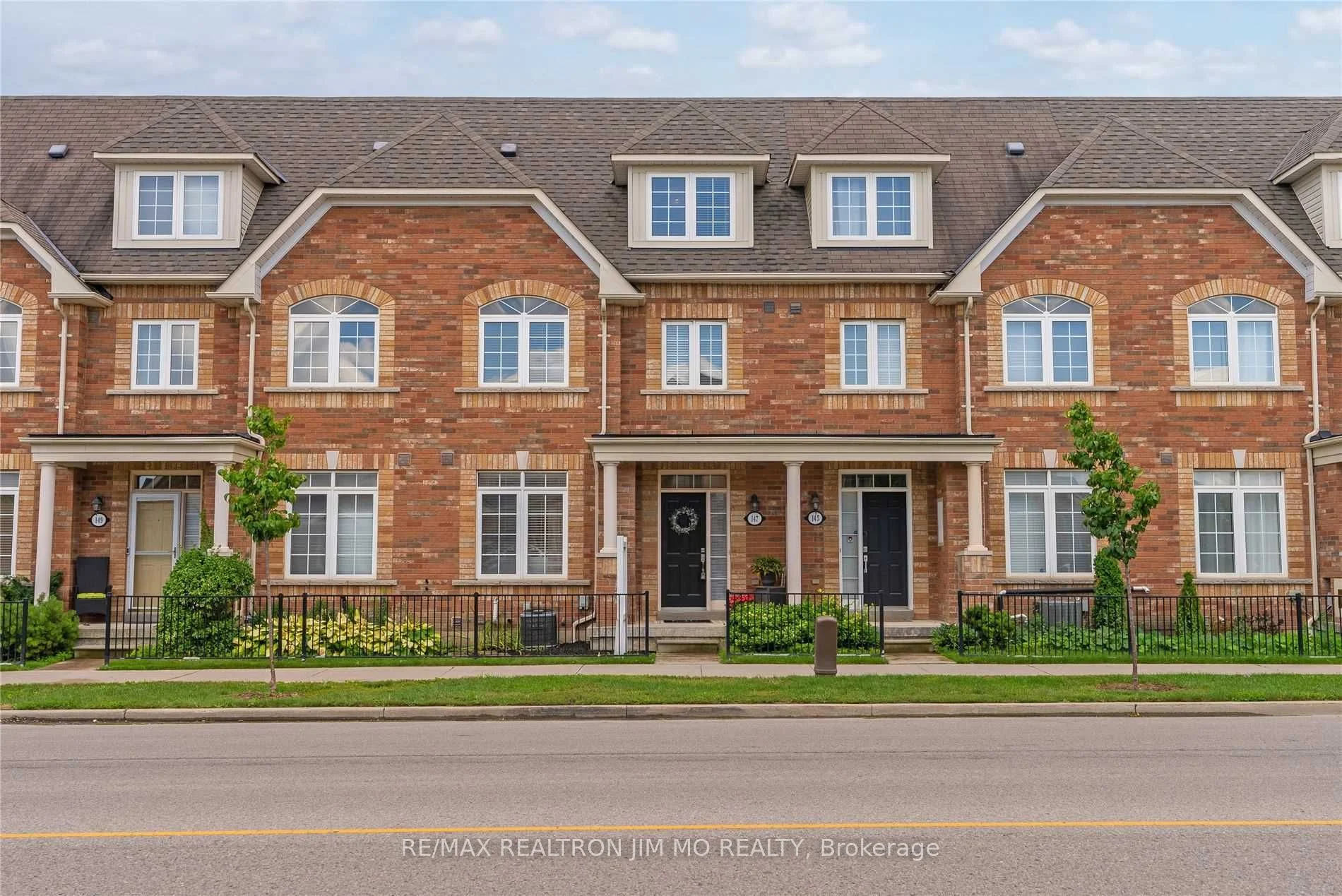147 Kenneth Hobbs Avenue, Whitby, ON L1R 0C9