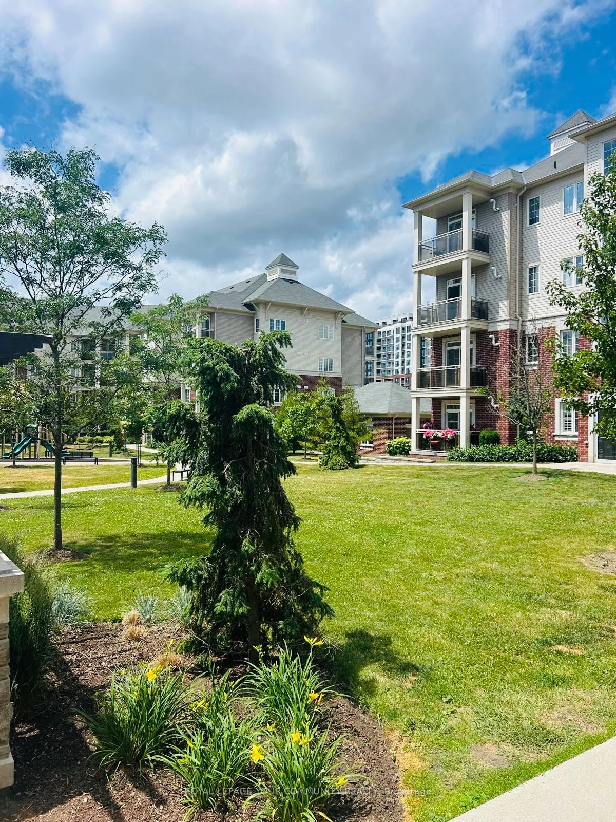 Condo Apartment in Clarington
