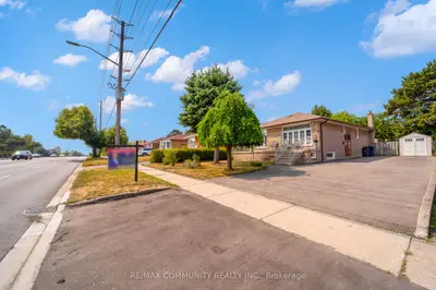 Detached in Toronto