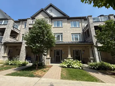 Condo Townhouse in Pickering