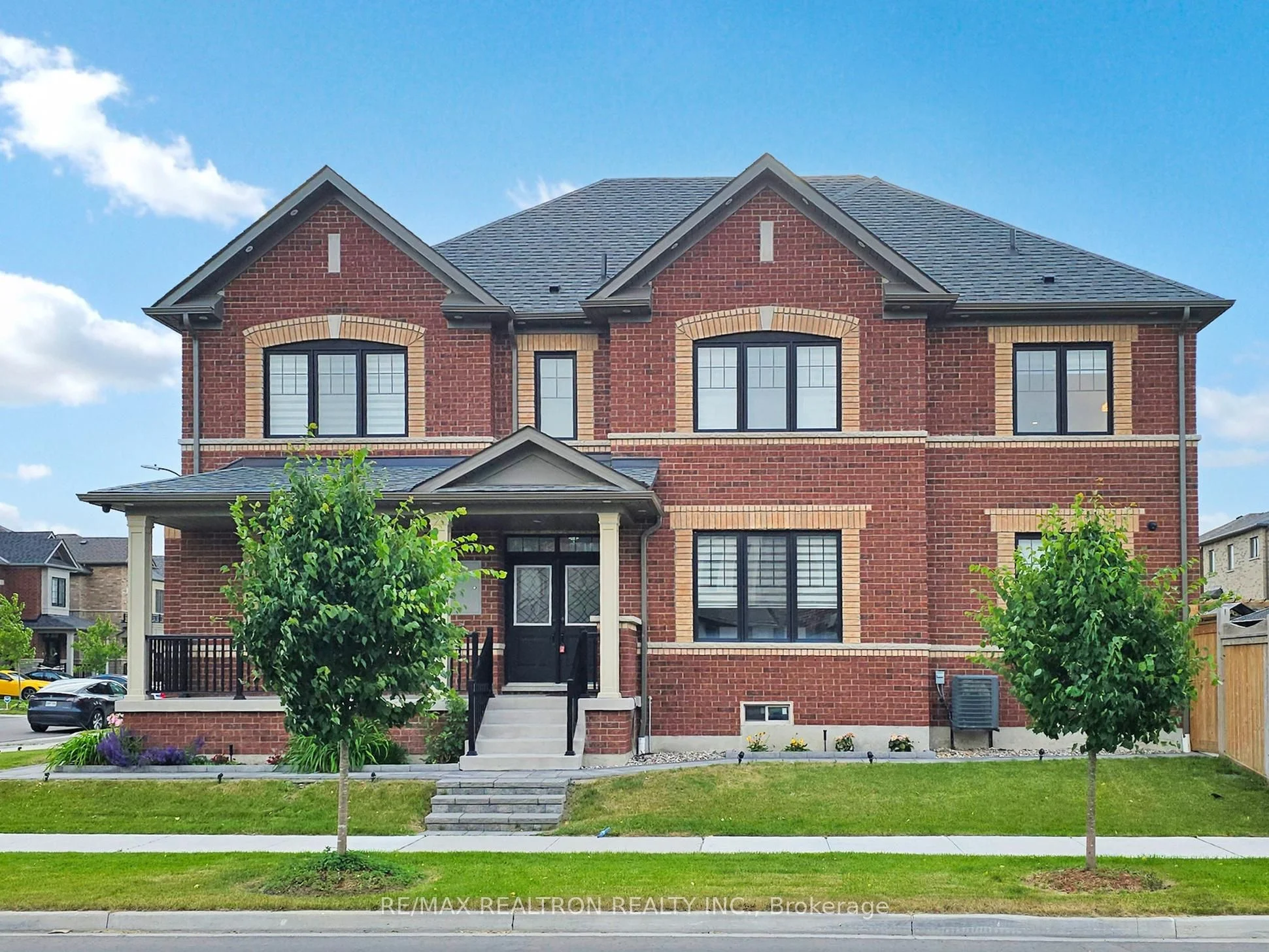 Detached in Whitby