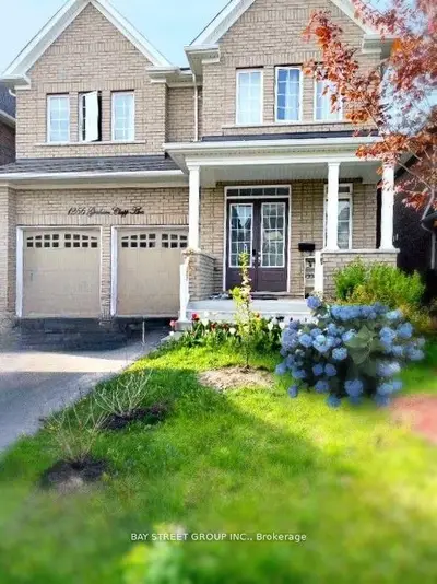 Detached in Oshawa