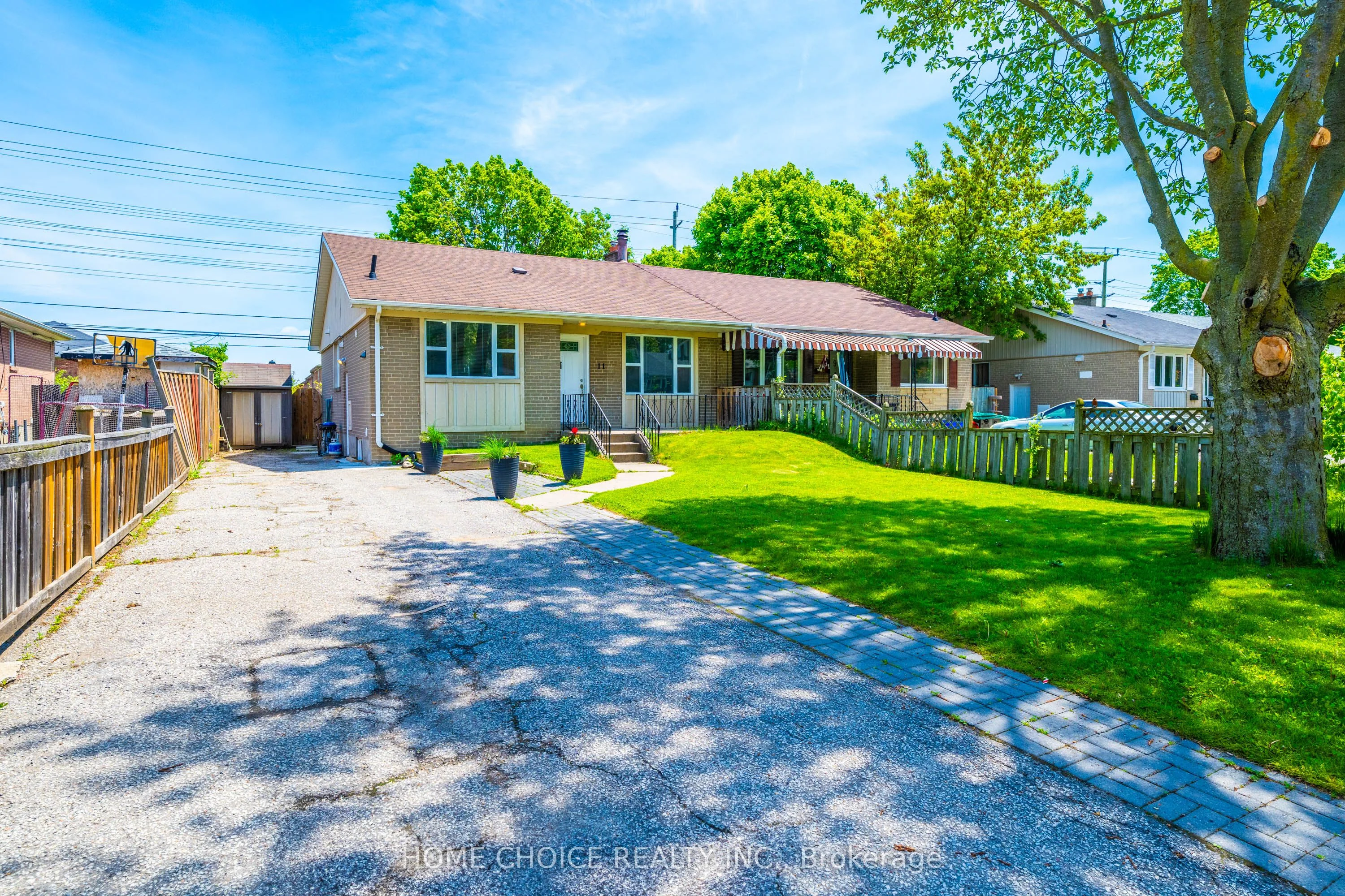 Semi-Detached in Ajax