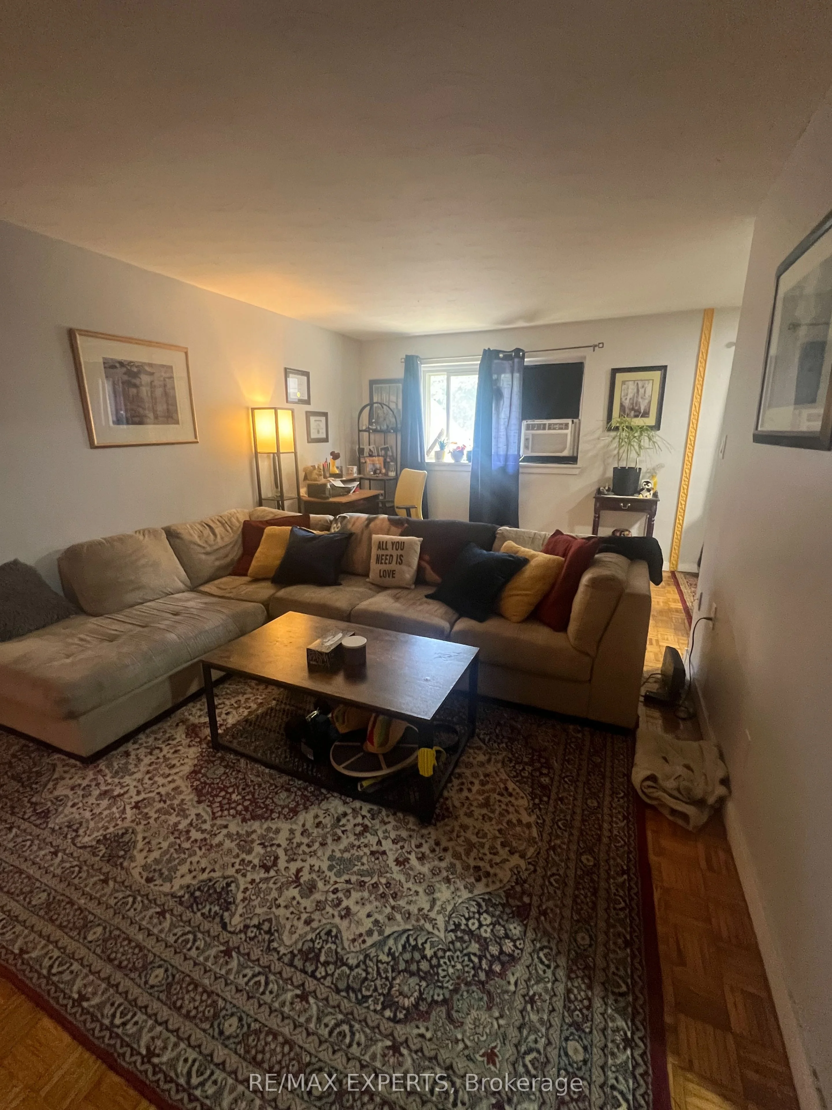 1526 Dufferin Street 02, Whitby, ON L1N 1B2