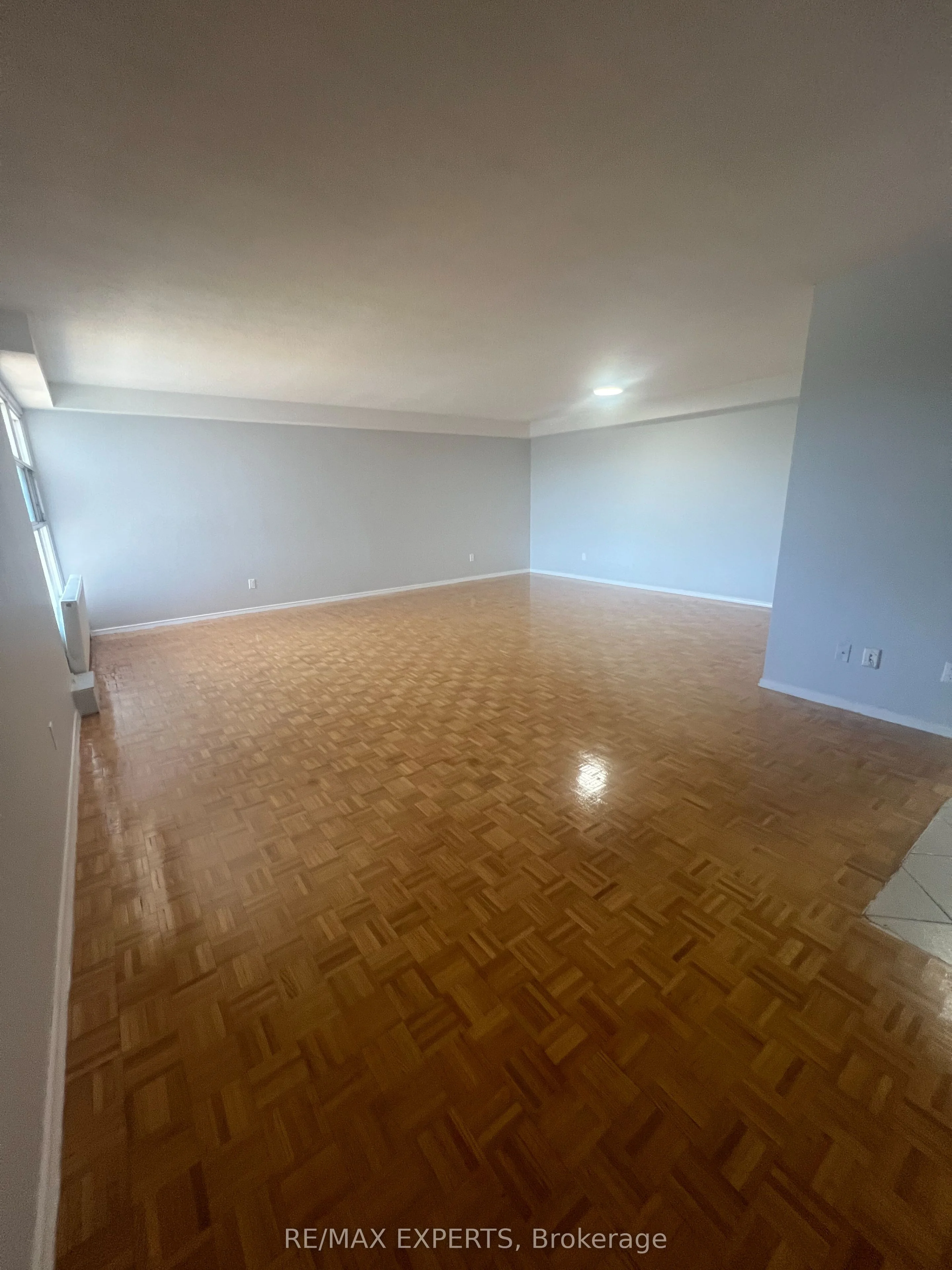 123 Bloor Street W 407, Oshawa, ON L1J 1P5