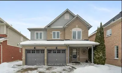 Detached in Whitby
