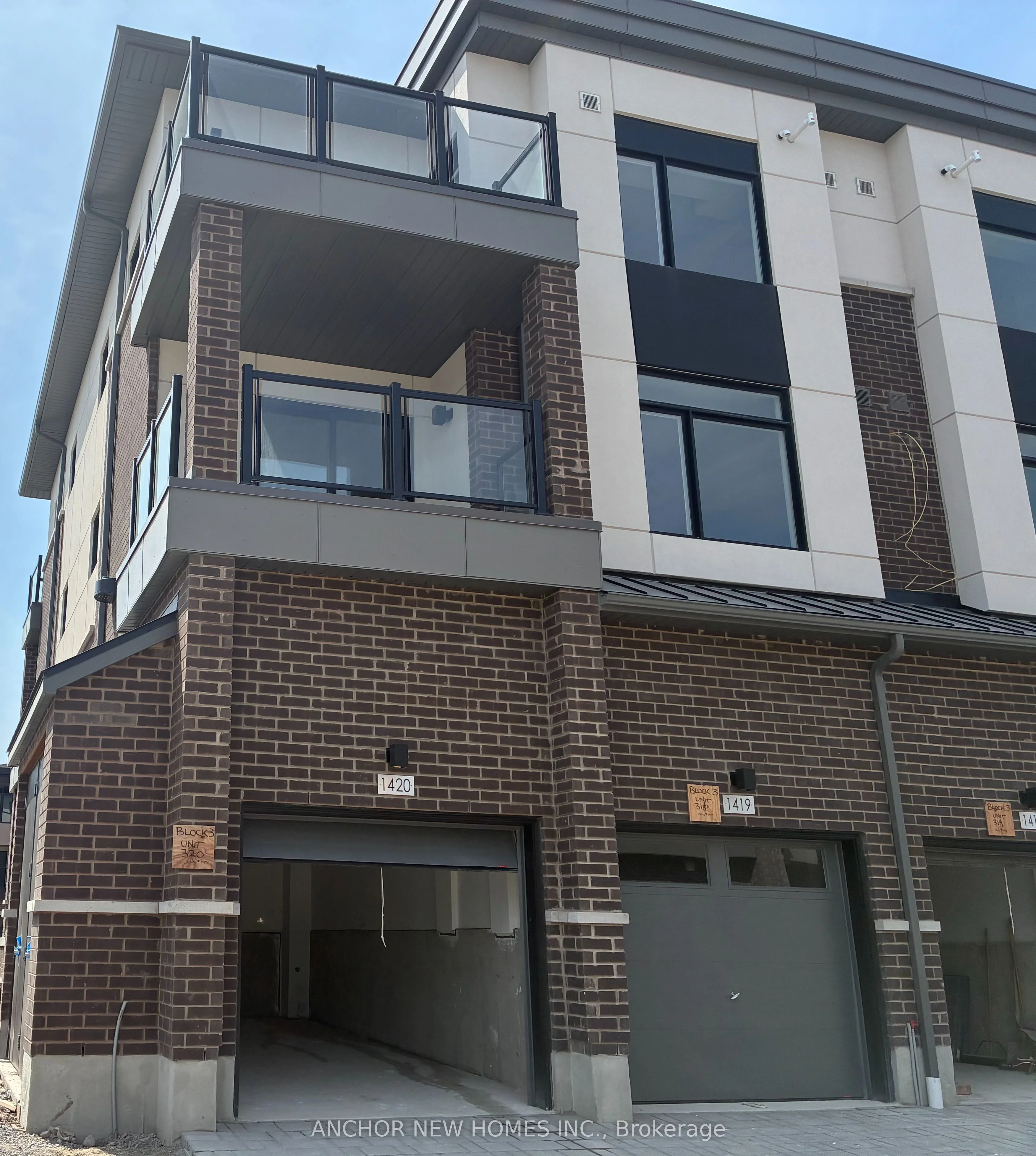 1420-1695 Dersan Street N, Pickering, ON L1X 0S8
