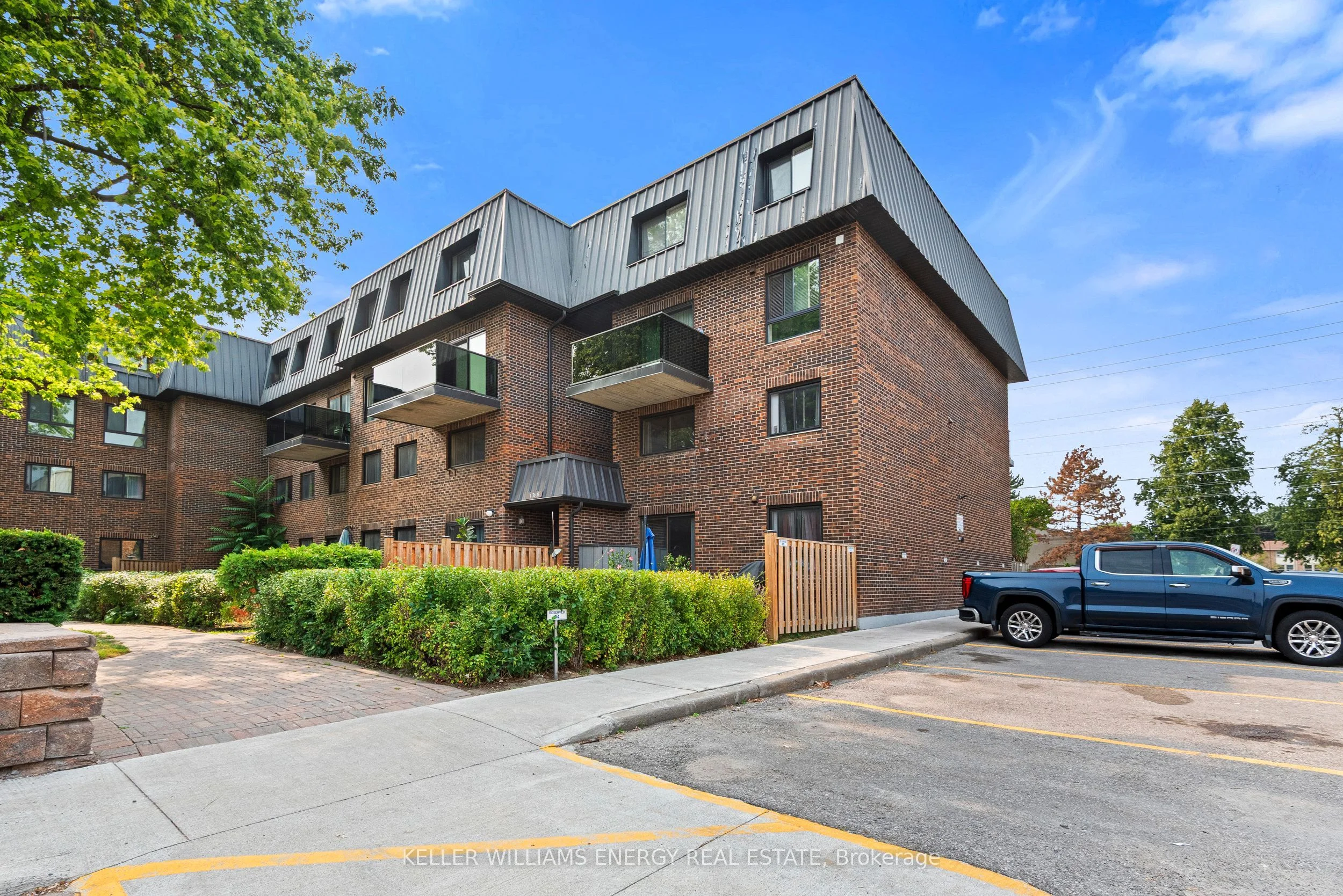 43 Taunton Road E 1, Oshawa, ON L1G 3T6