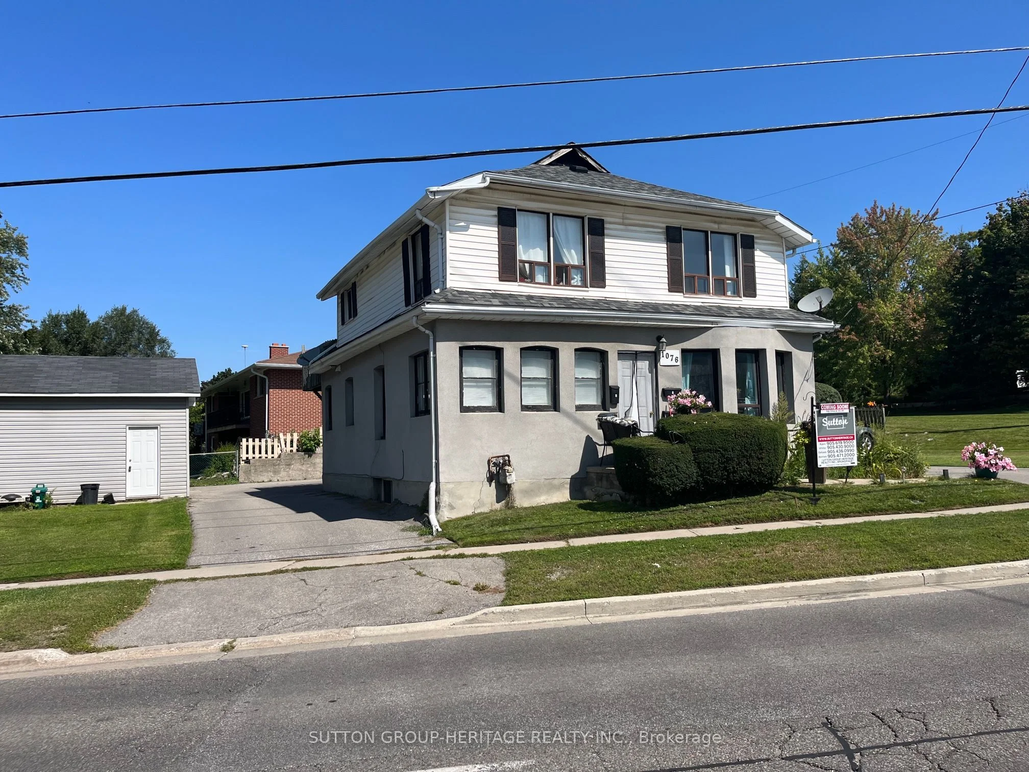 1076 King Street E, Oshawa, ON L1H 1H5