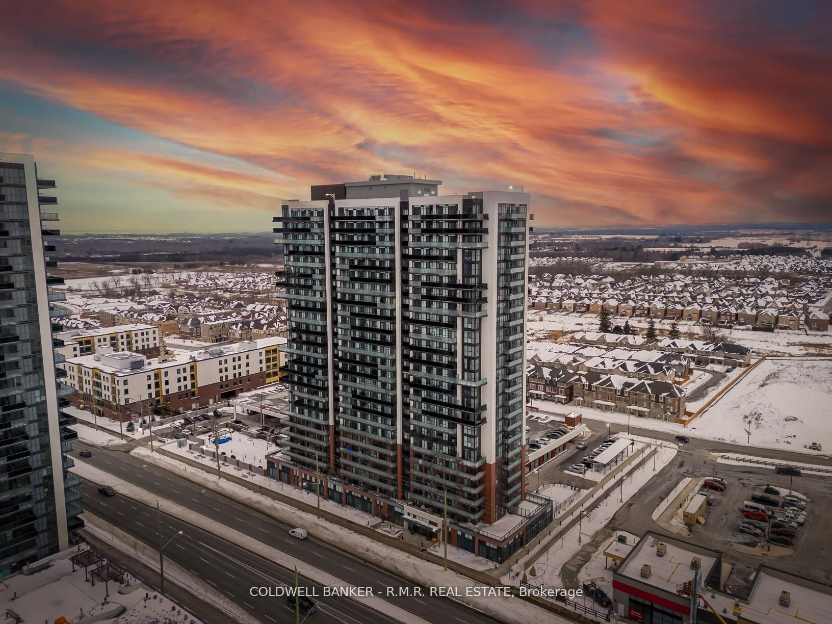 Common Element Condo in Oshawa