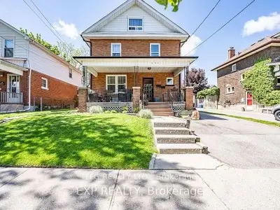 Triplex in Oshawa