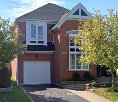 Lower Level in Oshawa