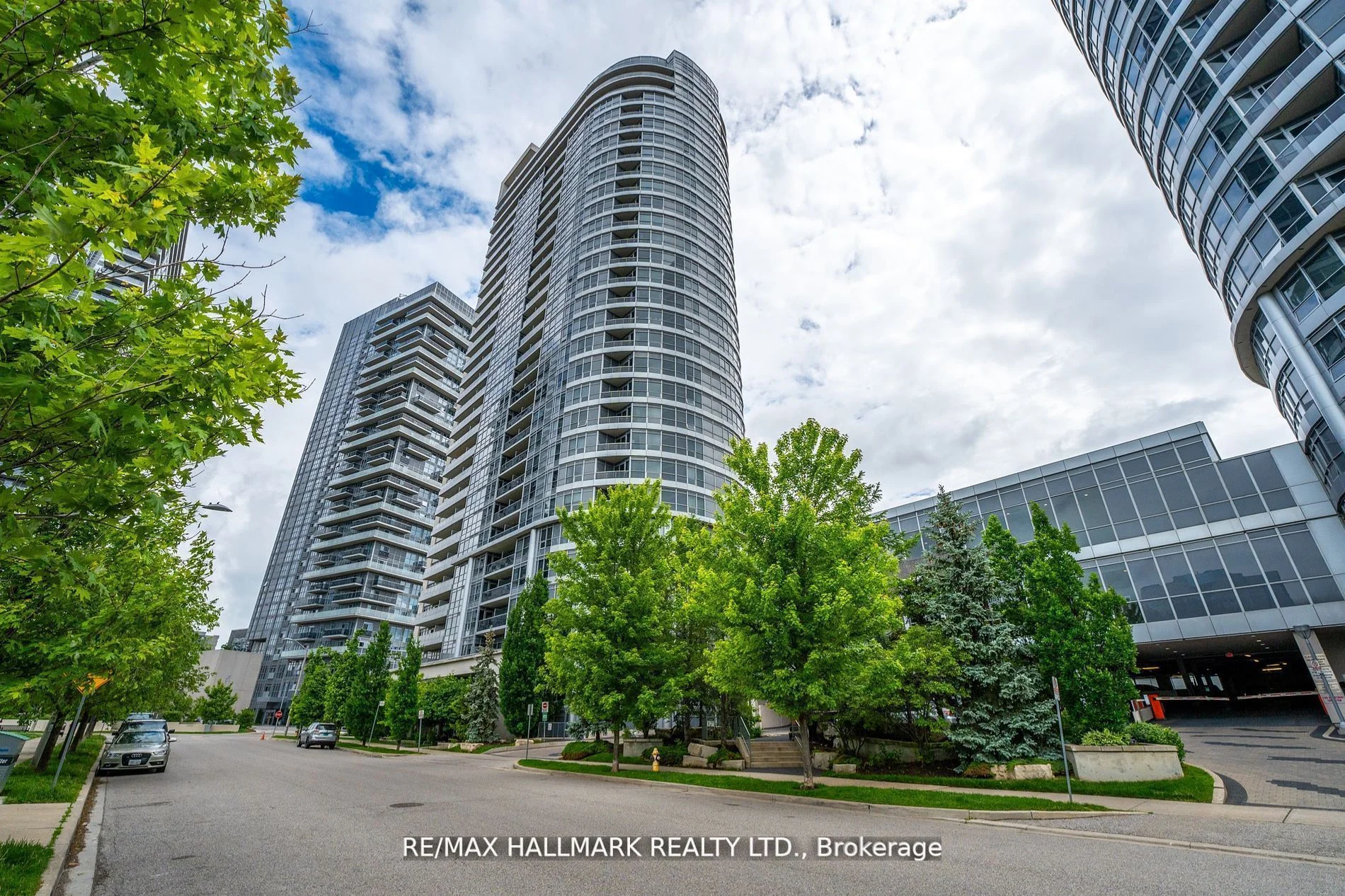 181 Village Green Square 2220, Toronto E07, On M1s 0k6