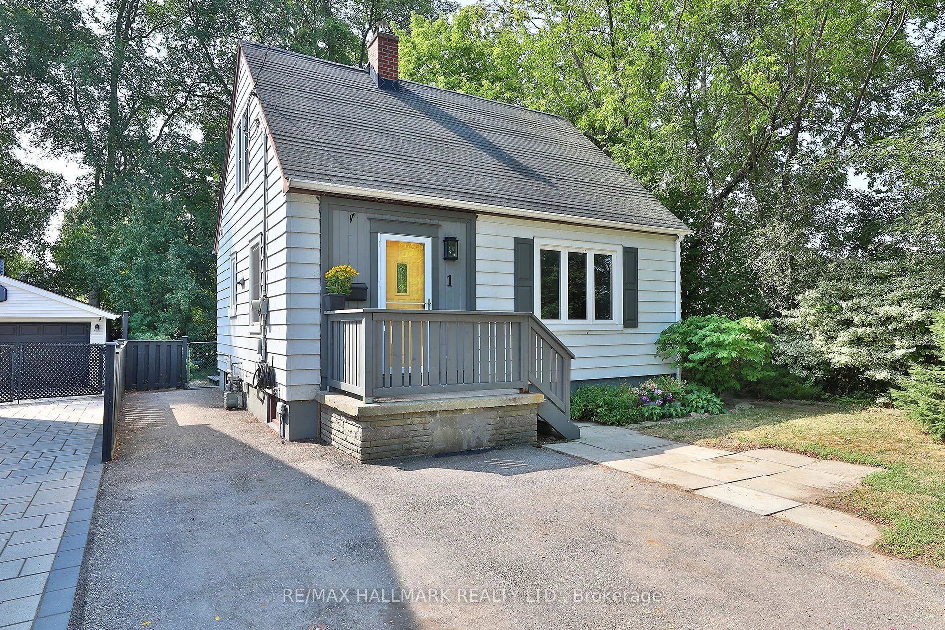 1 Furnival Road, Toronto E03, ON M4B 1W1