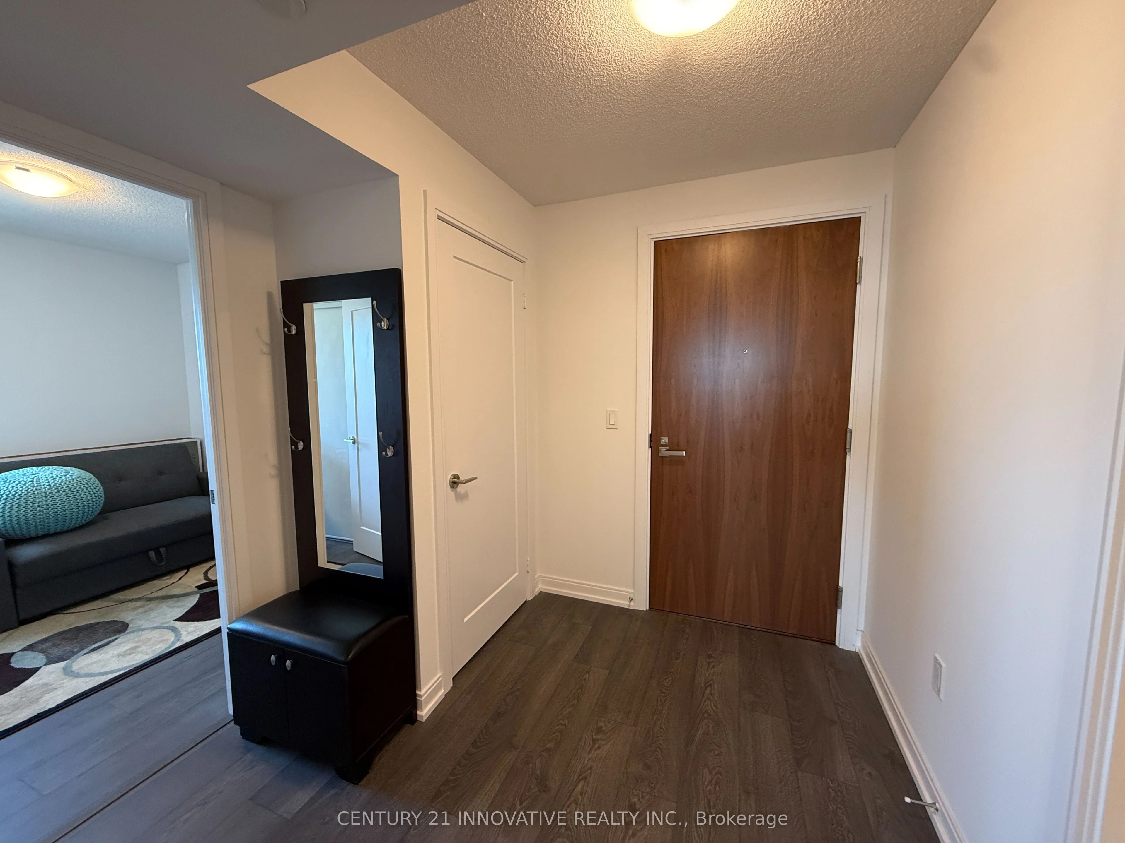275 Village Green Square 1723, Toronto E07, ON M1S 0L8