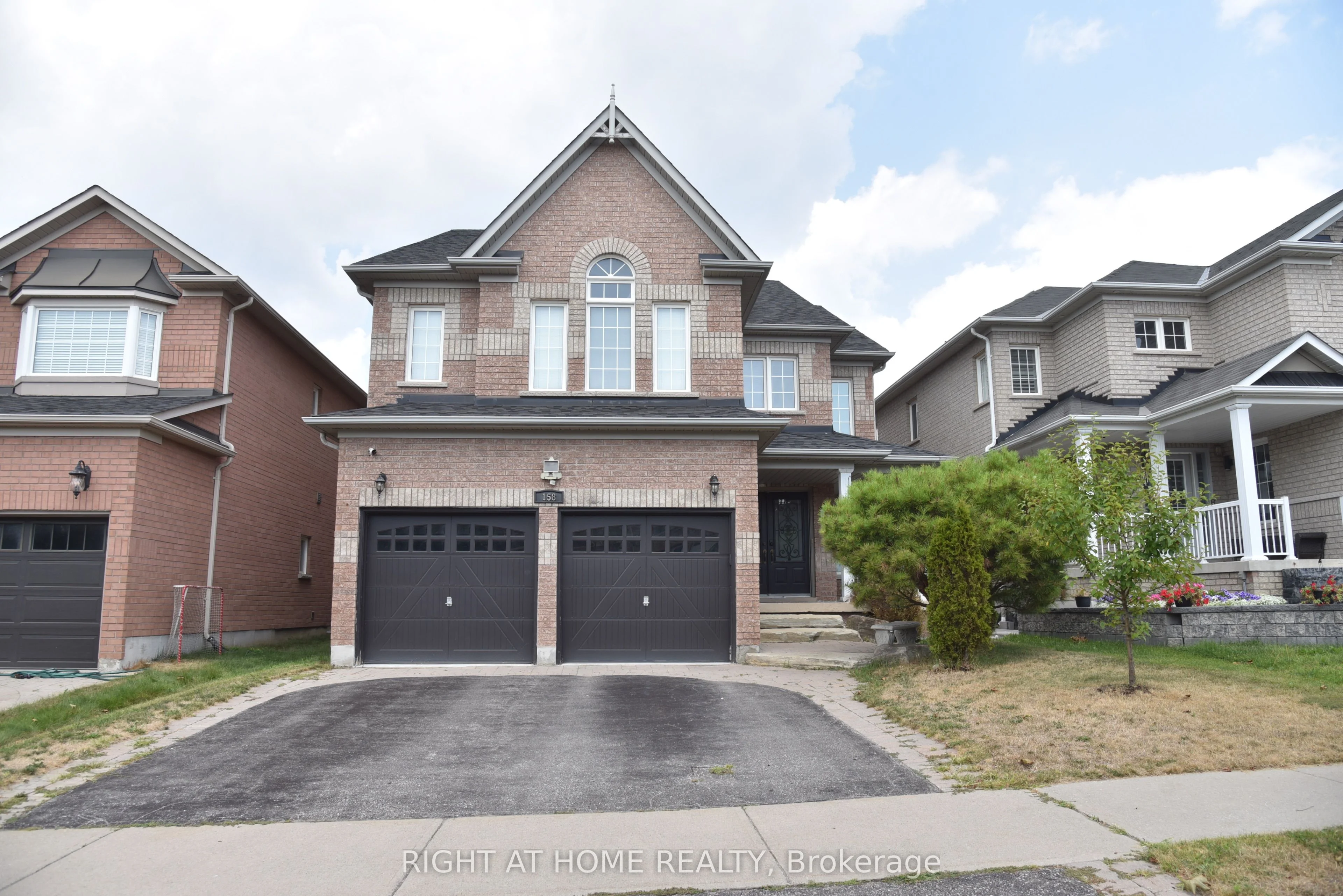 158 Southfield Avenue, Clarington, ON L1E 3K1