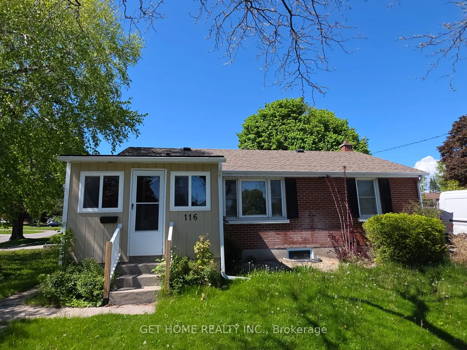 116 Southlawn Avenue Main, Oshawa, On L1h 3y3