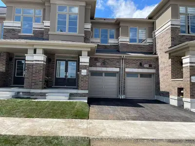 Att/Row/Townhouse in Pickering