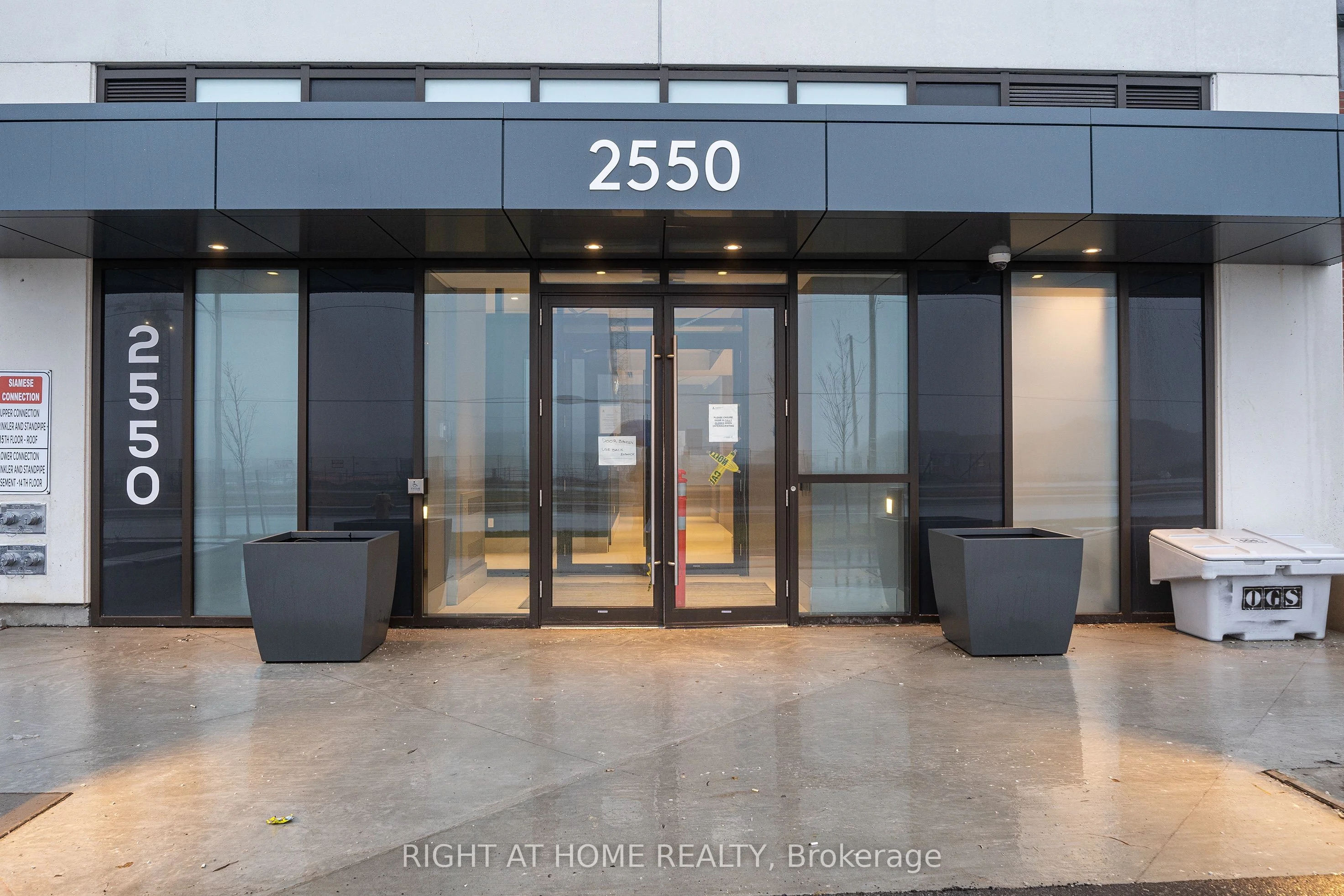 2550 Simcoe Street N 2015, Oshawa, ON L1L 0R5