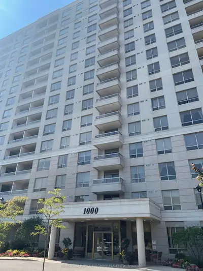 Condo Apartment in Pickering