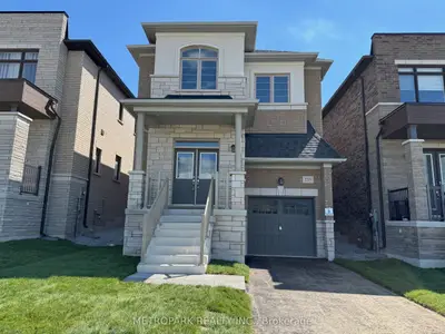 Detached in Oshawa