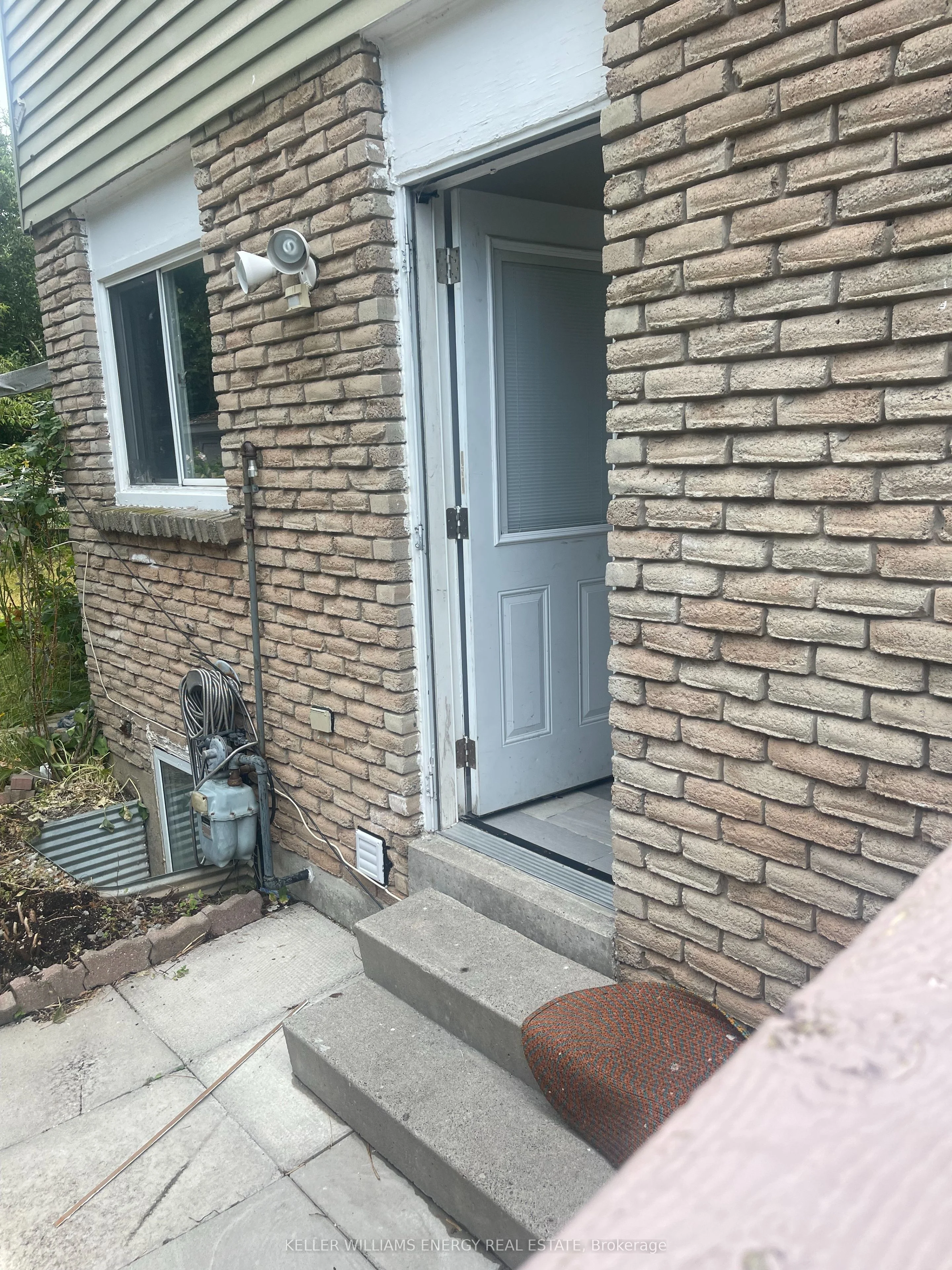 578 Lakeview Avenue Basement, Oshawa, ON L1J 1B1
