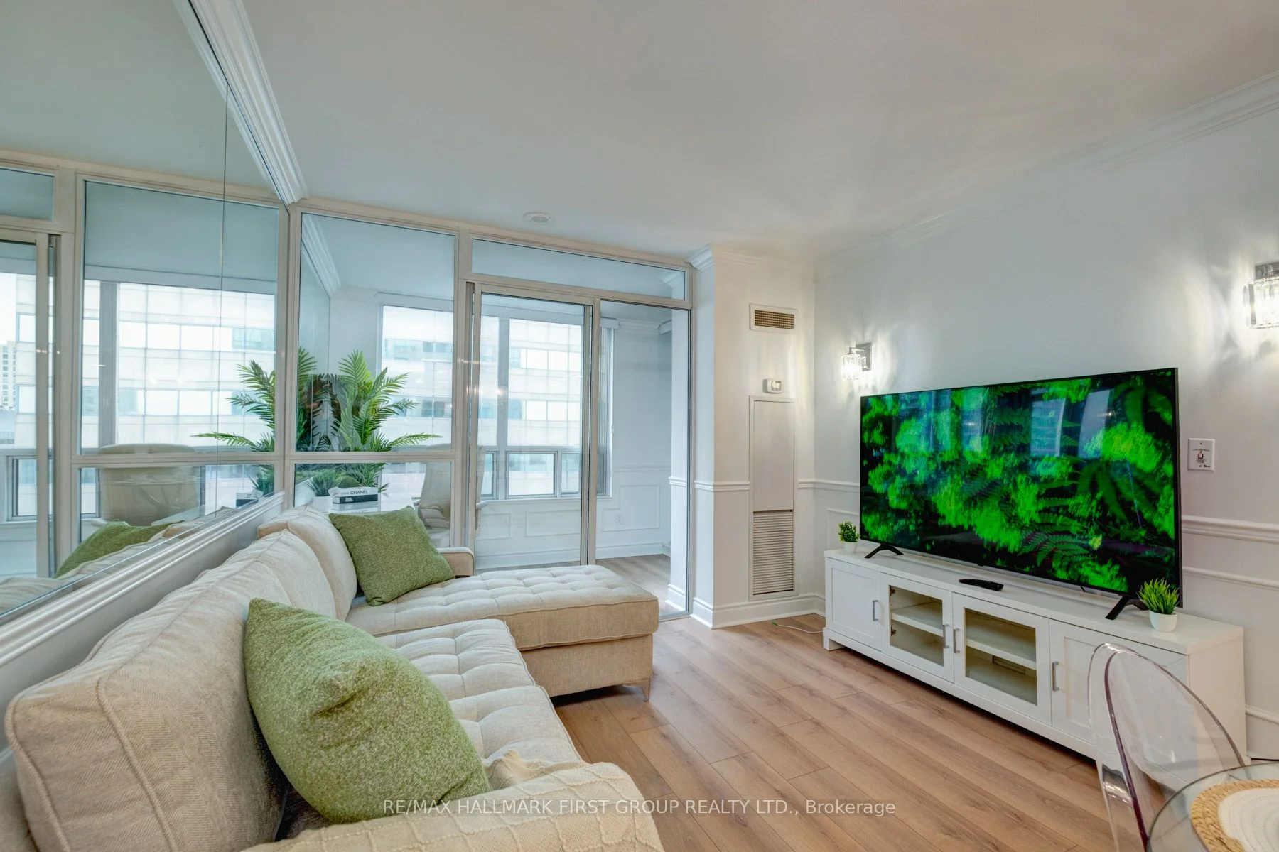 Condo Apartment in Toronto