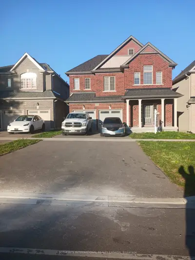 Detached in Oshawa