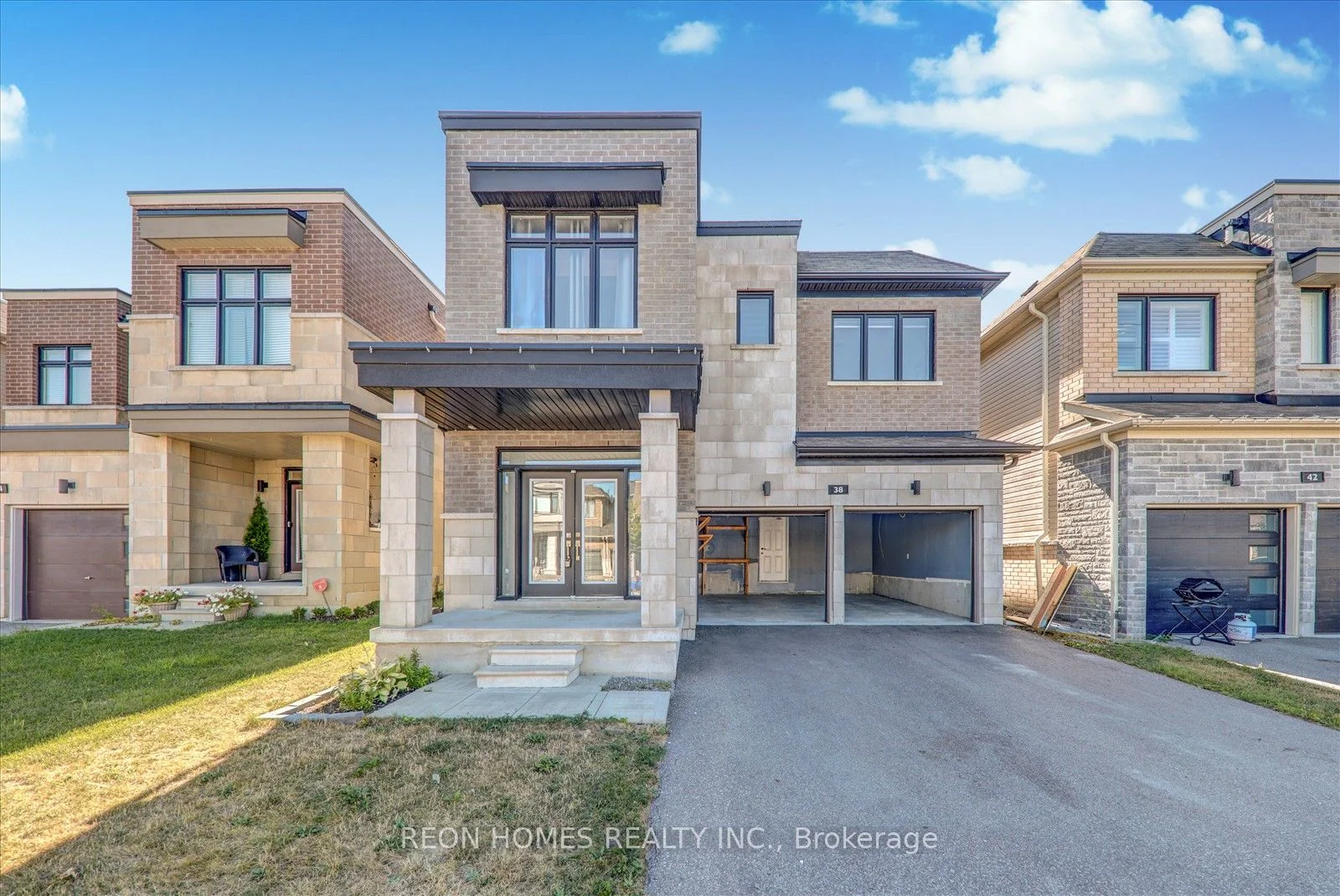 Detached in Clarington