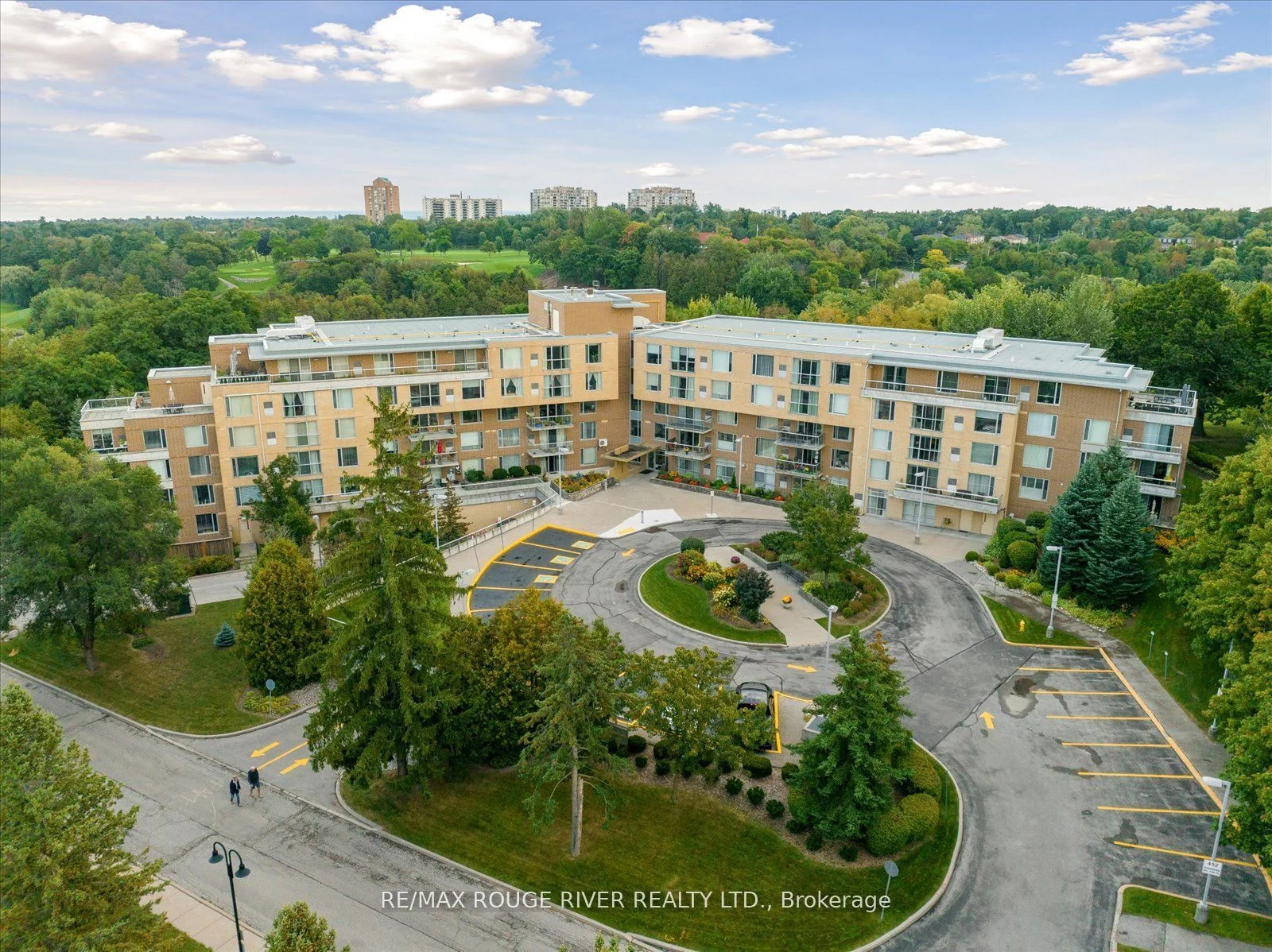 452 Scarborough Golf Club Road 317, Toronto E09, ON M1G 1H1