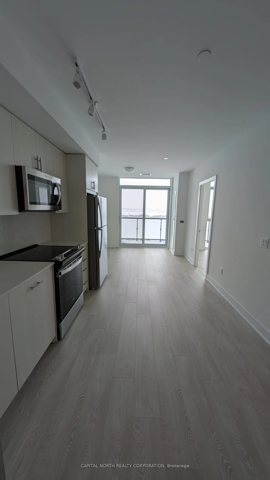 2545 Simcoe Street N 1904, Oshawa, ON L1L 0W3
