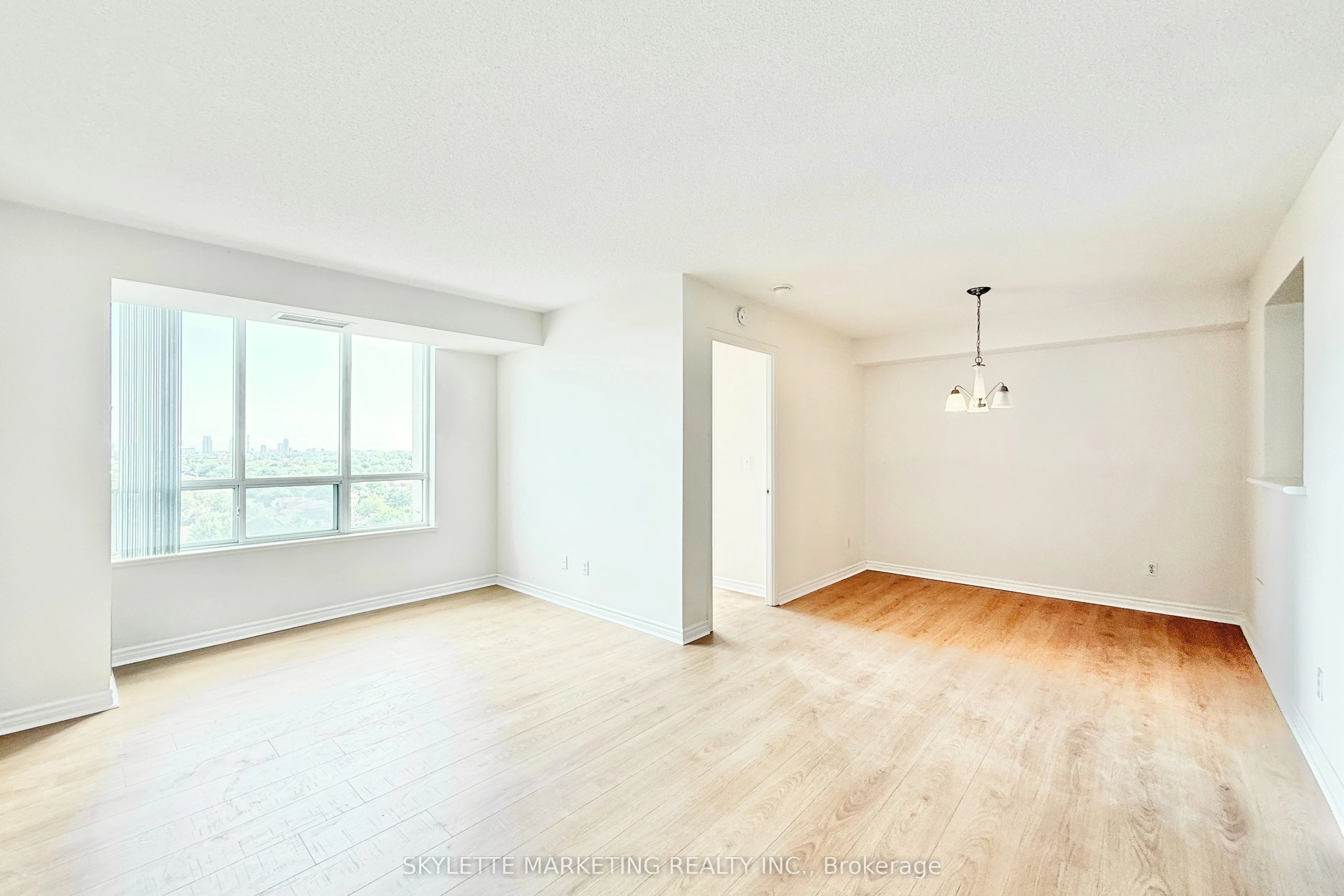 5039 Finch Avenue E 1109, Toronto E07, ON M1S 5L6