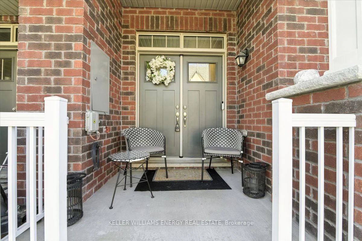 6 Marlborough Street, Whitby, ON L1R 0R2