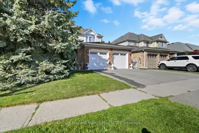 Detached in Oshawa