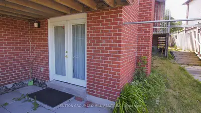 Detached in Whitby