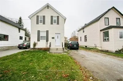 Detached in Oshawa