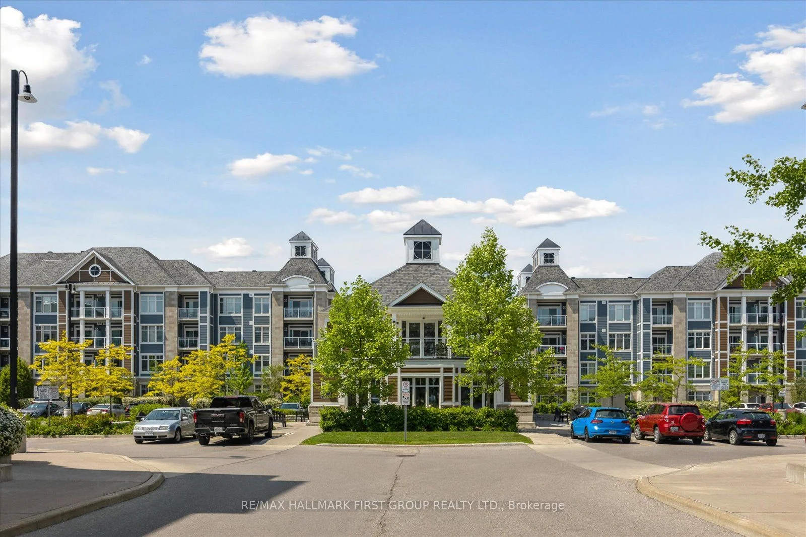 670 Gordon Street 402, Whitby, ON L1N 9X4