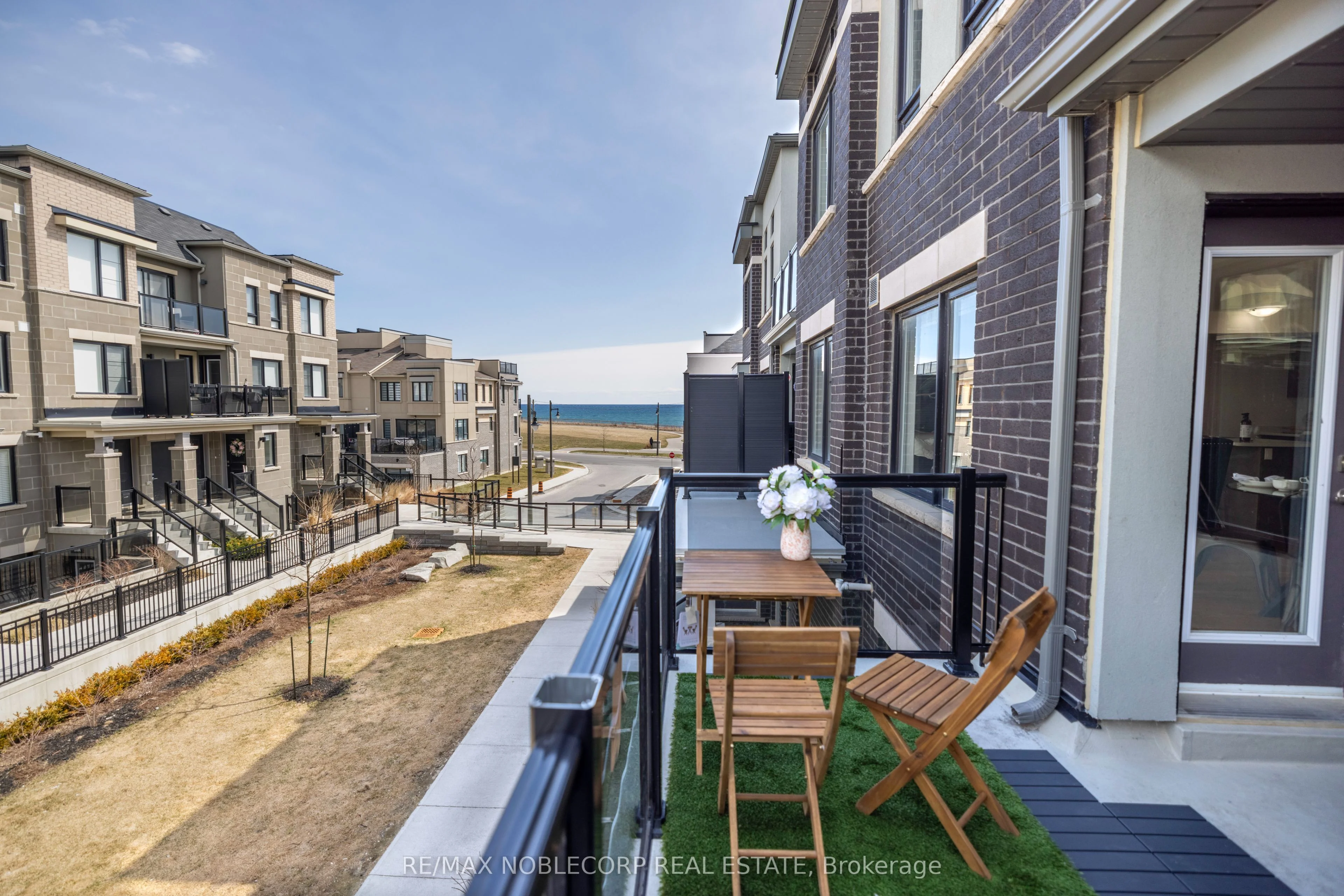 Condo Townhouse in Clarington
