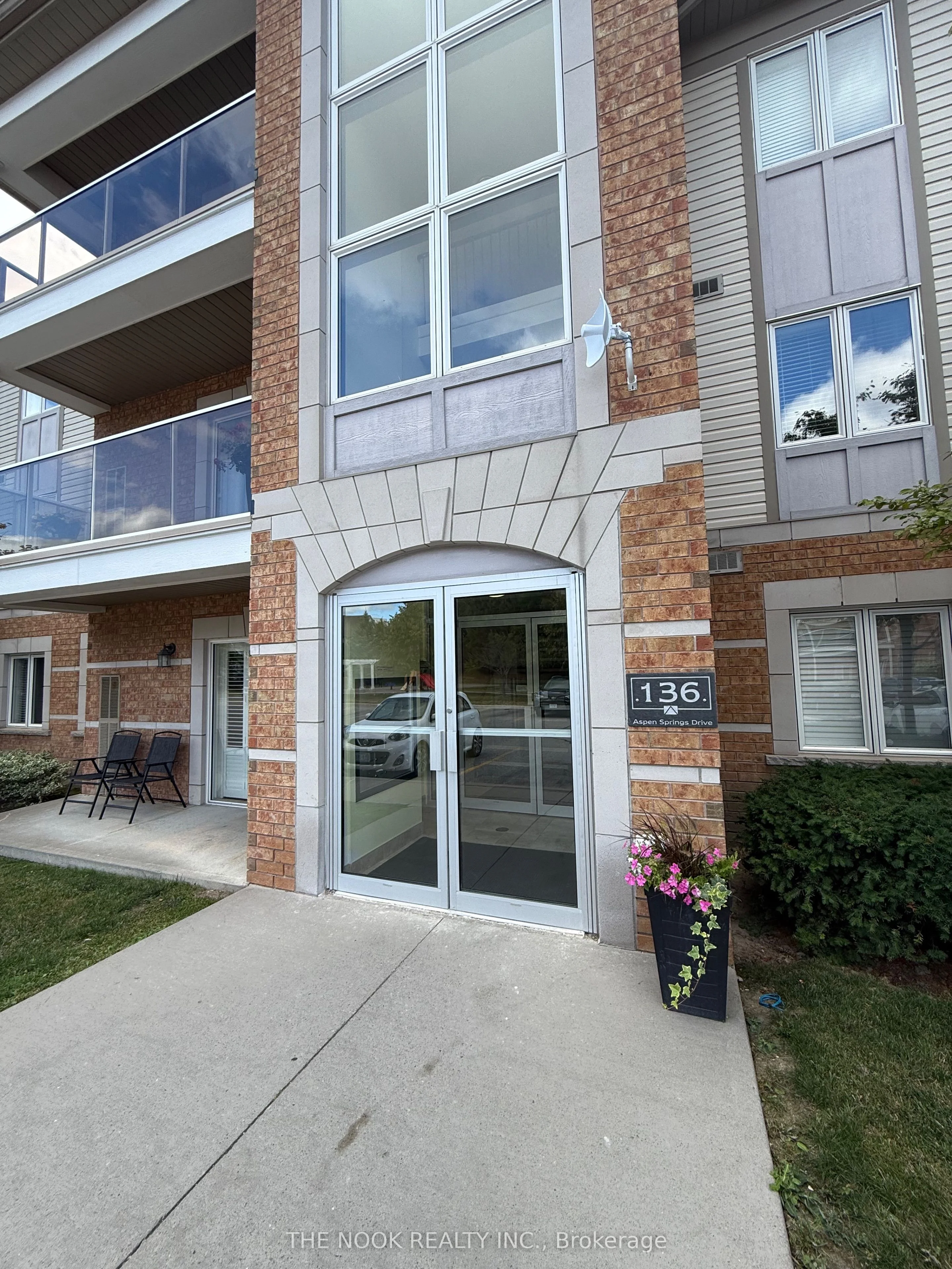 136 Aspen Springs Drive, Clarington, ON L1C 0H2