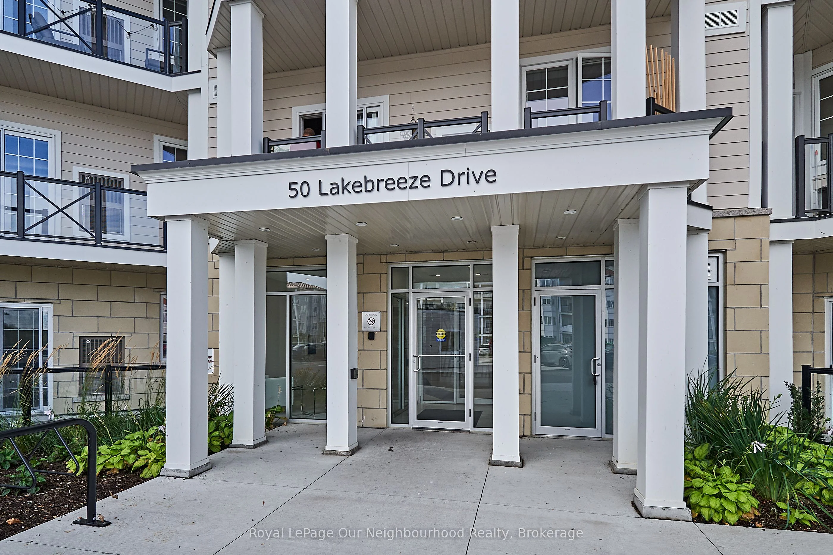 50 Lakebreeze Drive 218, Clarington, ON L1B 0V9