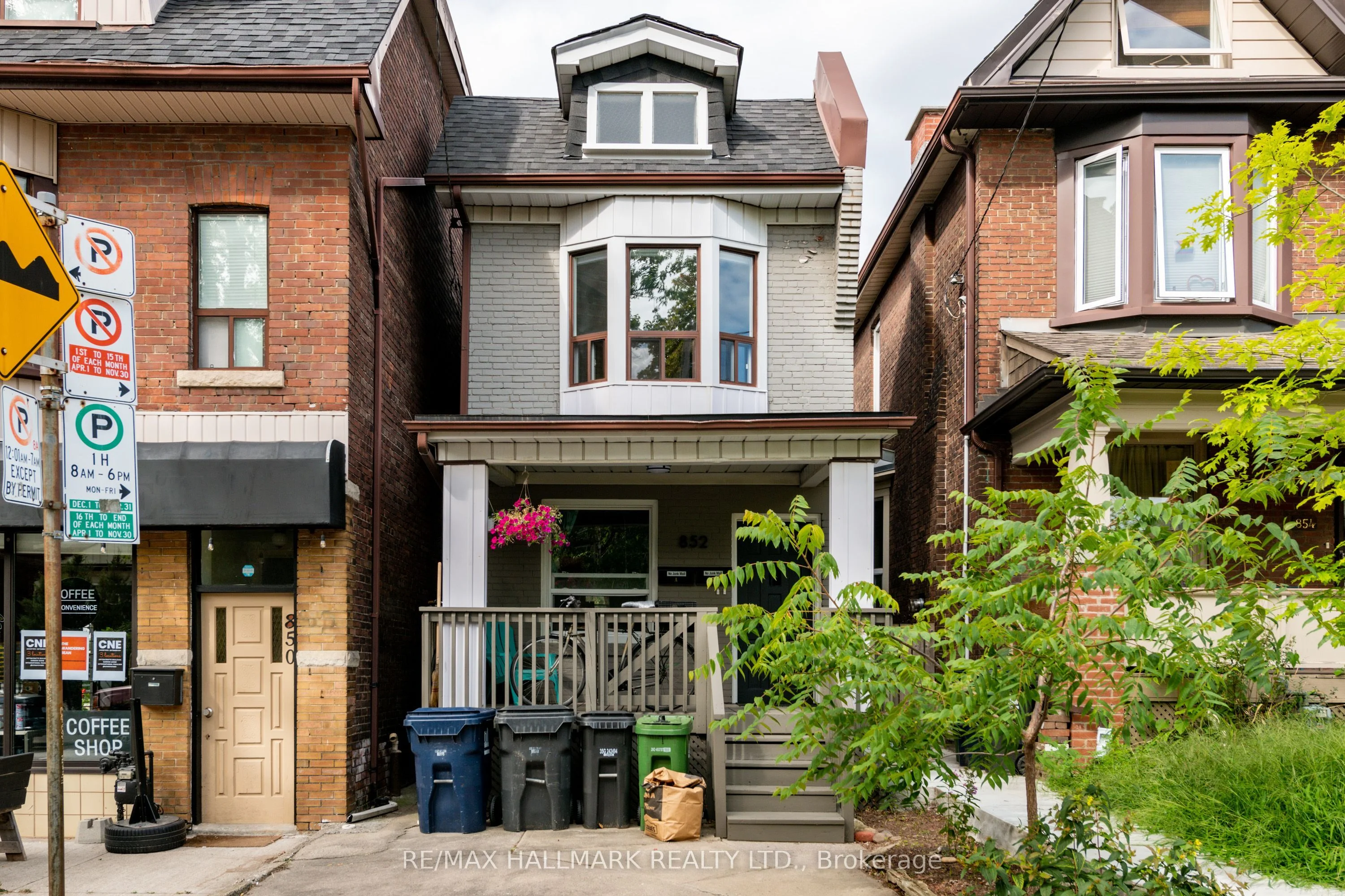 852 Carlaw Avenue, Toronto E03, ON M4K 3L3