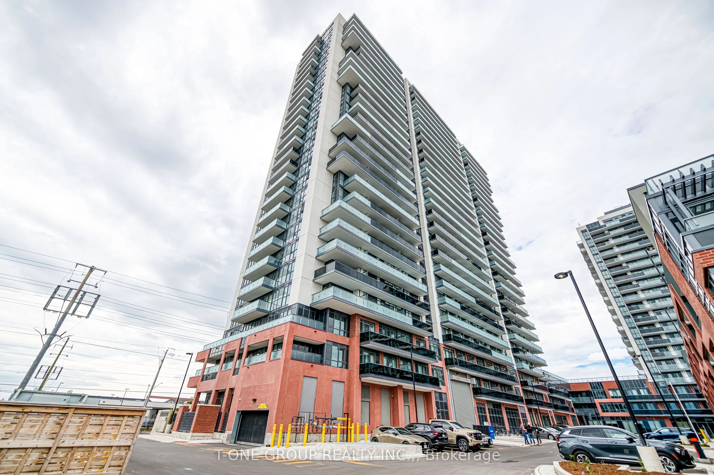 2545 Simcoe Street 1709, Oshawa, ON L1H 7K4