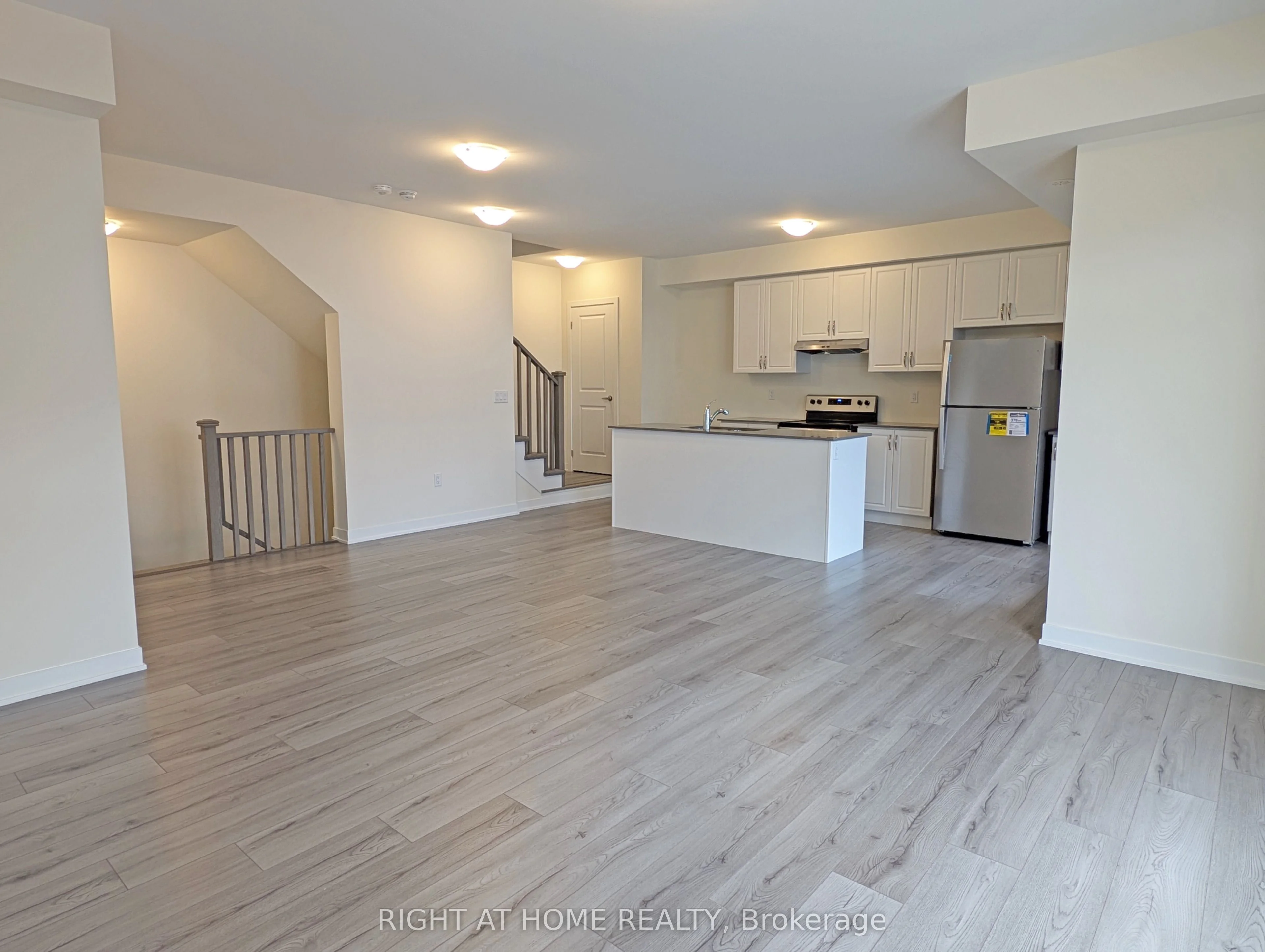 1695 Dersan Street 1416, Pickering, ON L1X 0S9